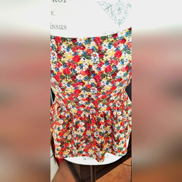 Willow & Root Vibrant Floral Blouse - Picture 4 of 6